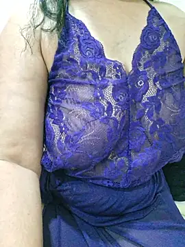 jassi_does (G milf) - ButPlug in Ass