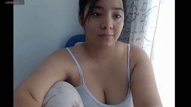 Alicebunny54 live cam on StripChat