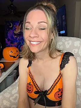edendelilah1 (F milf) - Rub Nipples