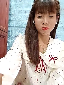 AmyLinee01 live cam on StripChat