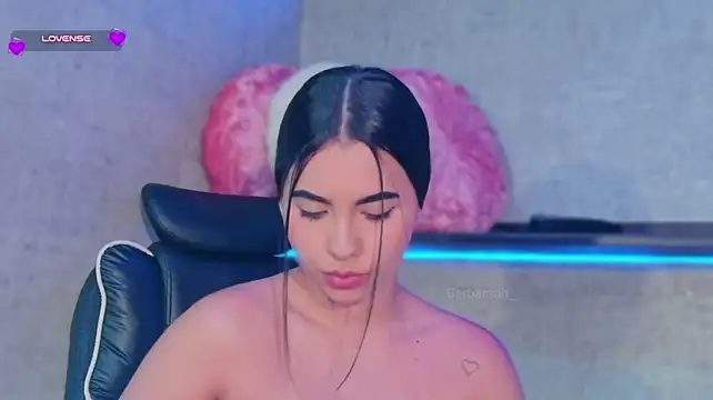 Barbaraah_ live cam on StripChat