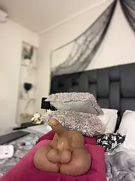 MiilaBlake live cam on StripChat