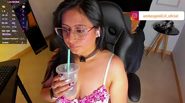Amber_gold_ webcam