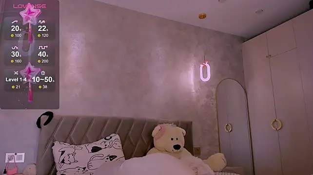 diana_nier live cam on StripChat