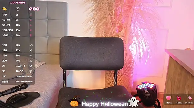 conniecuteE live cam on StripChat
