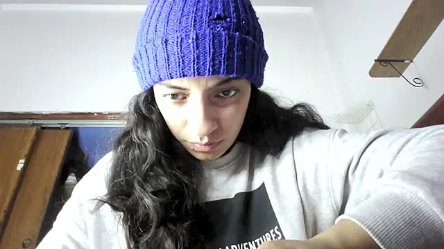 KiraVelveet webcam