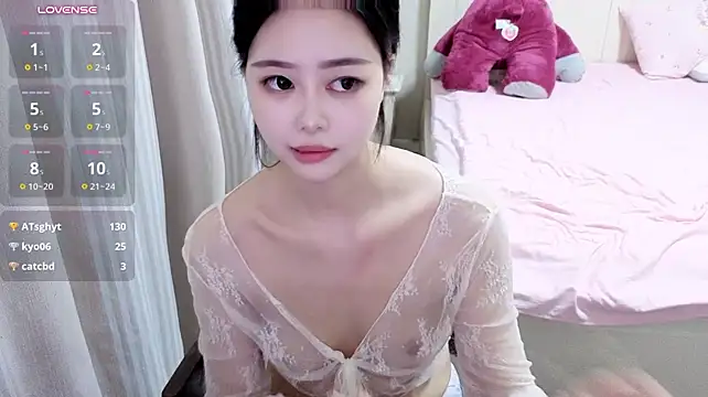 banana-baby (F young) - 全裸10分钟