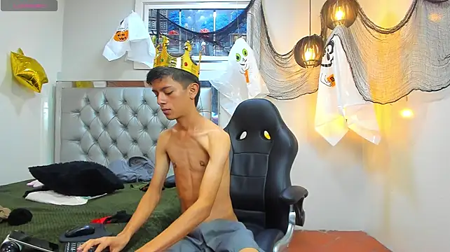 fem_danny7 live cam