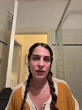 Camii2244 live cam on StripChat