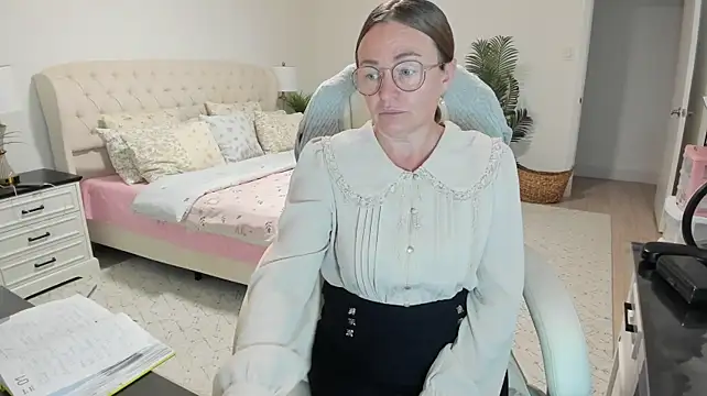 Vika73 live cam