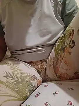Farah-_nono live cam on StripChat