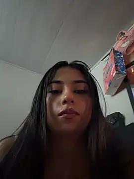 LilacNoir live cam on StripChat