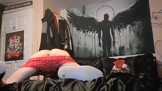 Newhungboy's cam show statistics and live stream
