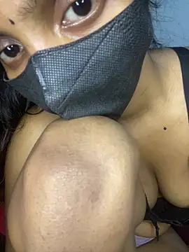 luna_girll live cam on StripChat