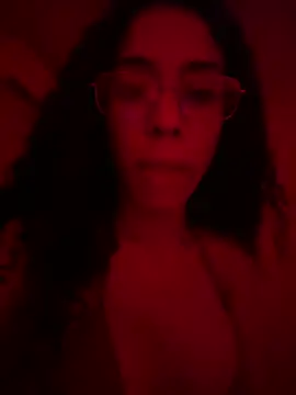 Mora_Dear live cam on StripChat
