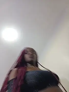 kiki__desire live cam on StripChat
