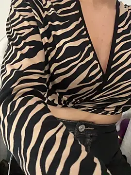 DulceMya live cam