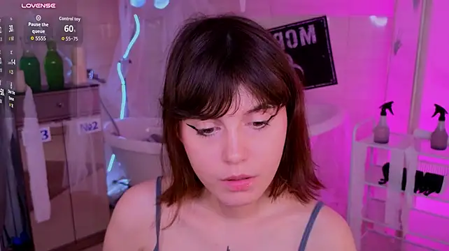 susie_morris's live room