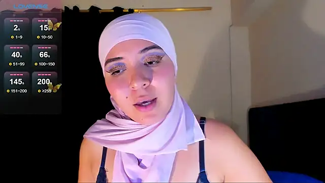 MatchedEyebrow live cam on StripChat
