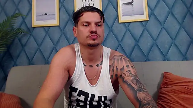 marioalessio live cam on StripChat