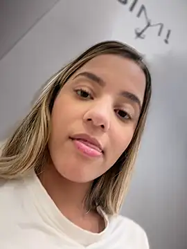 missbella_ live cam on StripChat