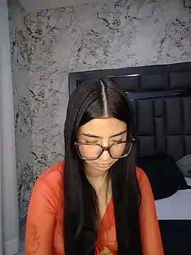 April_Addams69 live cam on StripChat