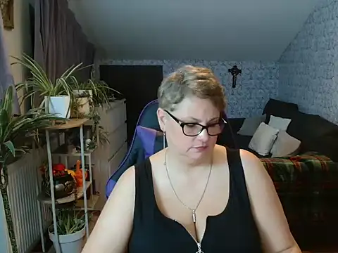 Newgirl4you live cam on StripChat