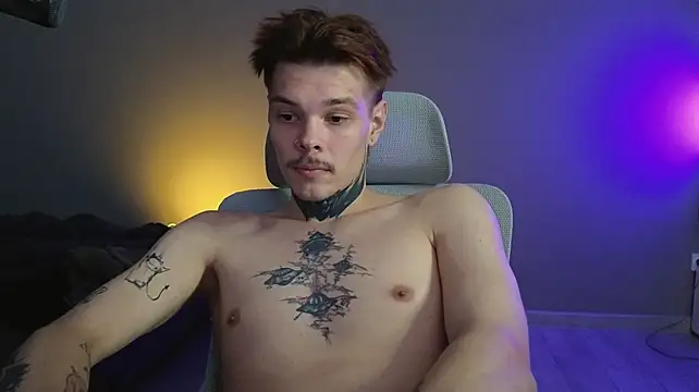 DENIS_HERE live cam on StripChat