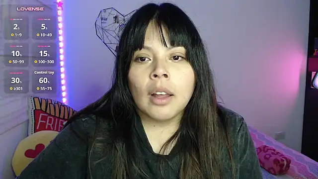 Live webcam show with EllieMoonX - Interactive Lovense toys available