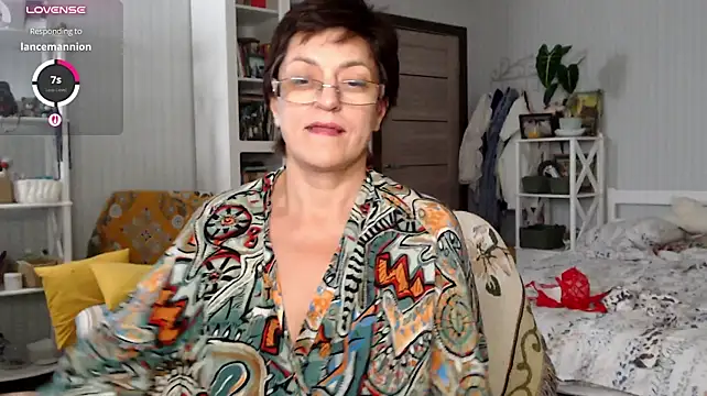 BloomingAllure live sex cam