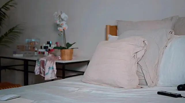 naughtytilly live cam