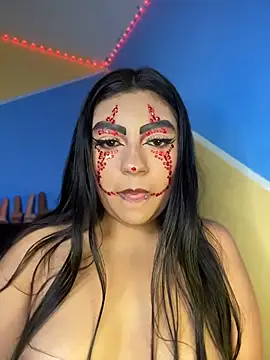 Laulin_TayyyX live cam on StripChat