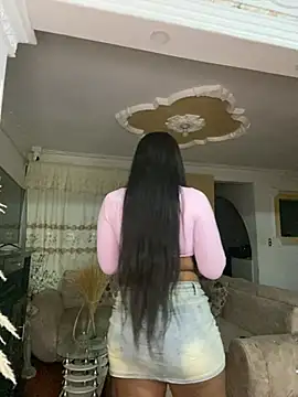 Show de webcam en vivo con MonicaSex_ - Juguetes Lovense interactivos disponibles