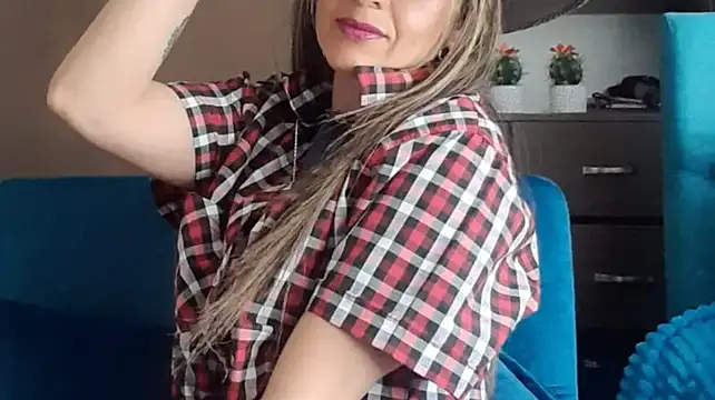 valeria_teiku live cam on StripChat