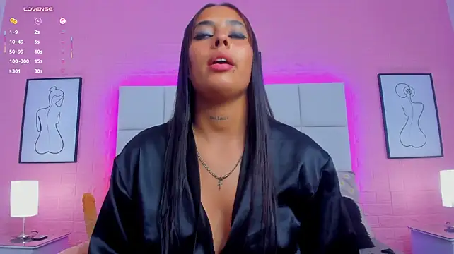 charlotte_kisss live cam on StripChat