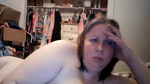 starlight1983 live cam on StripChat