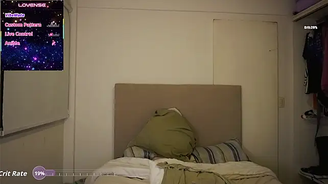 autumn-nights live cam preview