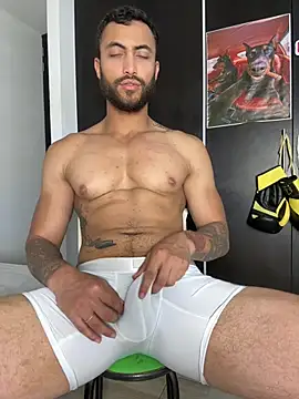 ClayBrown live cam on StripChat