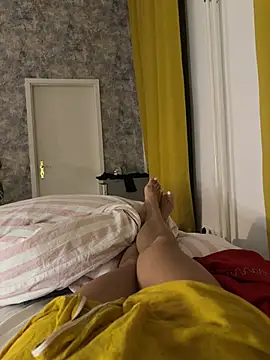 Camii2244 live cam on StripChat