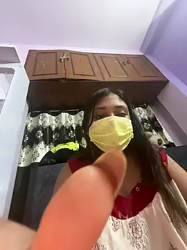 Yourhornynightmare live cam on StripChat