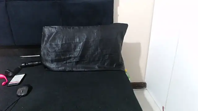SweetHotBabby18 webcam