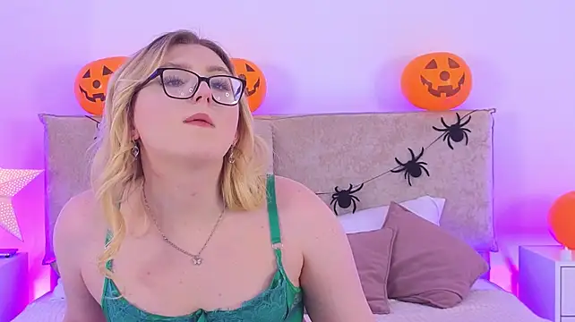 Jules_night live cam on StripChat