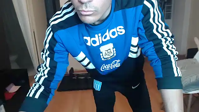 guachin_hunk live cam on StripChat