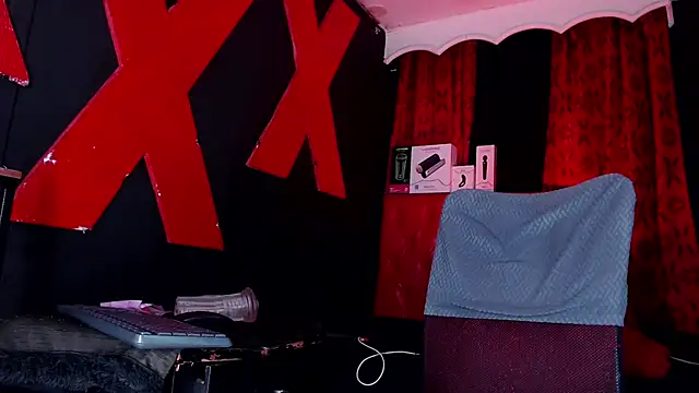 Model: abrilbigcock
