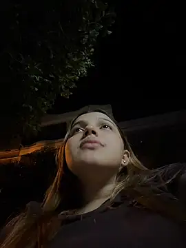 colibri_xxx (F young) - NAKED IN SECRET MY PARENTS