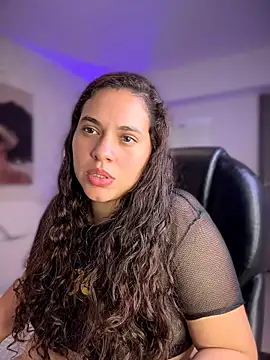 Mia__Navarro98__ live cam on StripChat