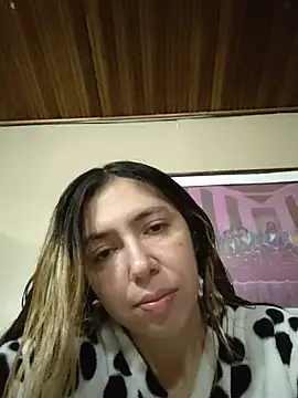 valkiria_lips_ live cam on StripChat