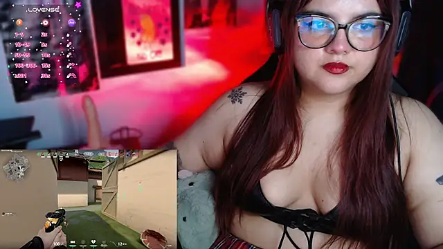 Annee23 live cam on StripChat