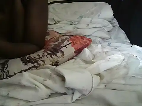 prettychocolatepetite live sex cam