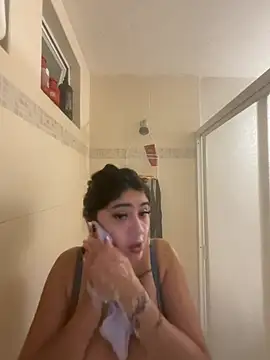 Monica17 live cam